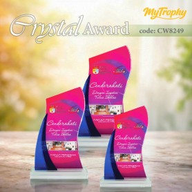 MyUniform Crystal Award
