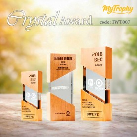 MyUniform Crystal Award