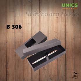 B306