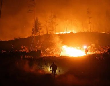 Santa Ana winds kick up again in California fire zone